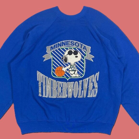 Retro Minnesota Timberwolve X SNOOPY Sweatshirt , Minnesota Timberwolve - Picture 4 of 4